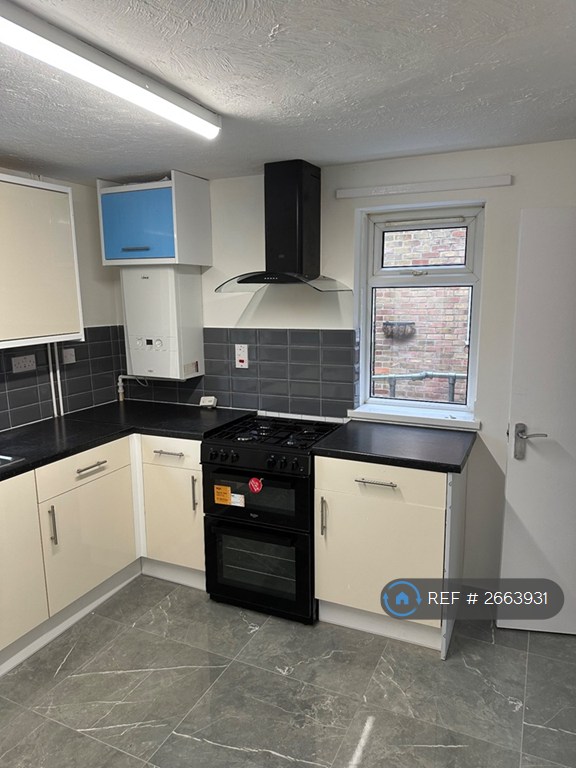 3 bedroom house in Venice Court, Andover, SP10 (3 bed) (#2663931)