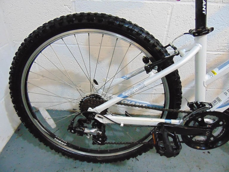 Giant Revel W3 (14" frame, suit teenager/short adult) Hardtail Mountain Bike (free local delivery)
