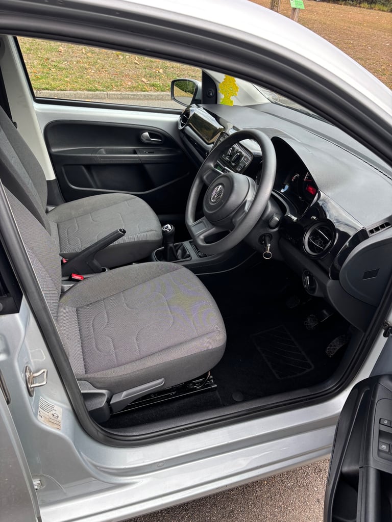 Volkswagen, UP, Hatchback, 2015, Manual, 999 (cc), 5 doors