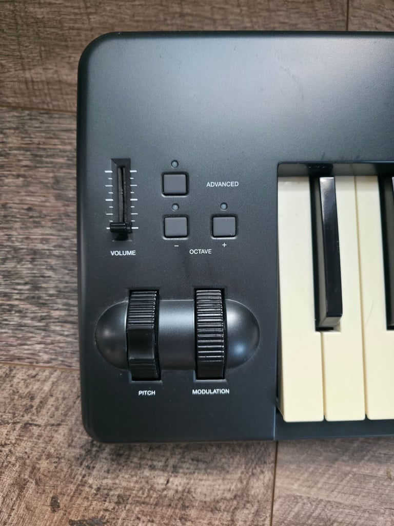 Alesis Q88 88-Key USB/MIDI Keyboard Controller
