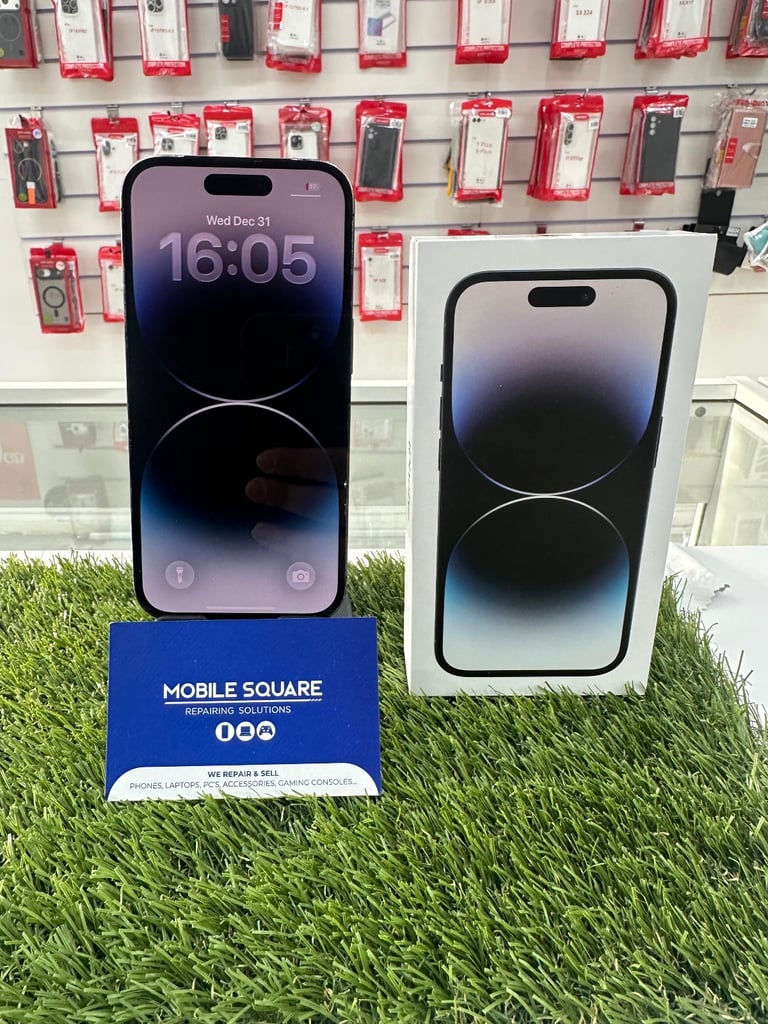 iPhone 14 pro (look at pics)