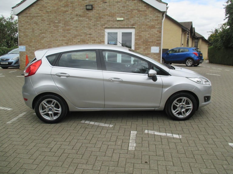 2014 Ford Fiesta 1.25 Zetec Euro 5 5dr HATCHBACK Petrol Manual