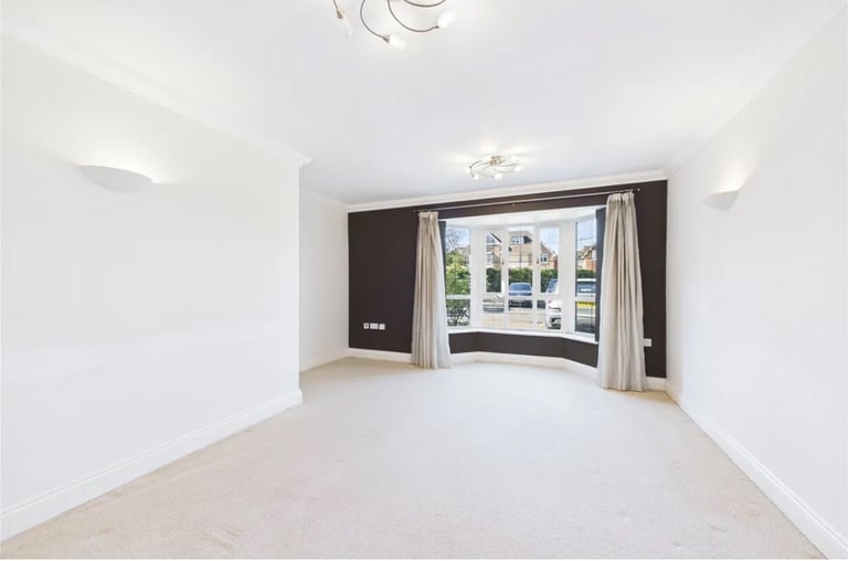 2 bedroom 2 bathroom property to rent shoppenhangers road Maidenhead 