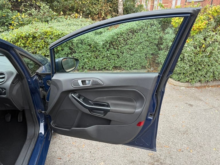 2014 Ford Fiesta 1.25 Style 5dr HATCHBACK PETROL Manual