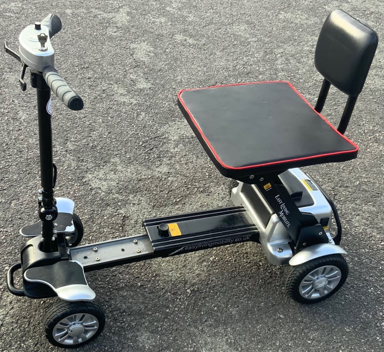 MOBILITY SCOOTER  FOLDING TYPE ONLY 17KG . £250  BARGAIN 