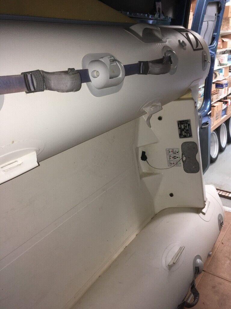 ZODIAC YACHTLINE 310 RIB & YAMAHA 15HP 2-STROKE TWIN OUTBOARD, ENGINE TROLLEY STAND, ACCESSORIES