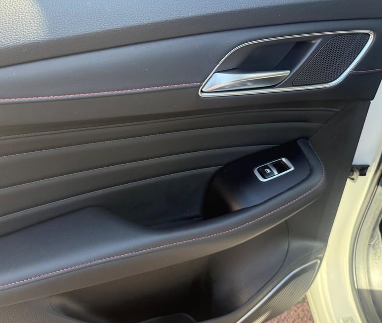 2022 MG MG HS 1.5 T-GDI 16.6kWh Exclusive Auto Euro 6 (s/s) 5dr ESTATE Petrol/Electric Hybrid Aut...