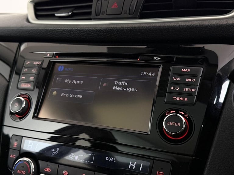 2016 Nissan Qashqai 1.2 DiG-T N-Connecta 5dr HATCHBACK PETROL Manual