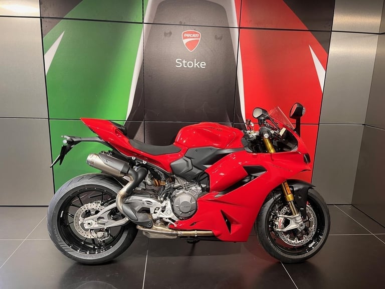 DUCATI PANIGALE V2 S 2025 MODEL YEAR BRAND NEW EX DISPLAY BIKE