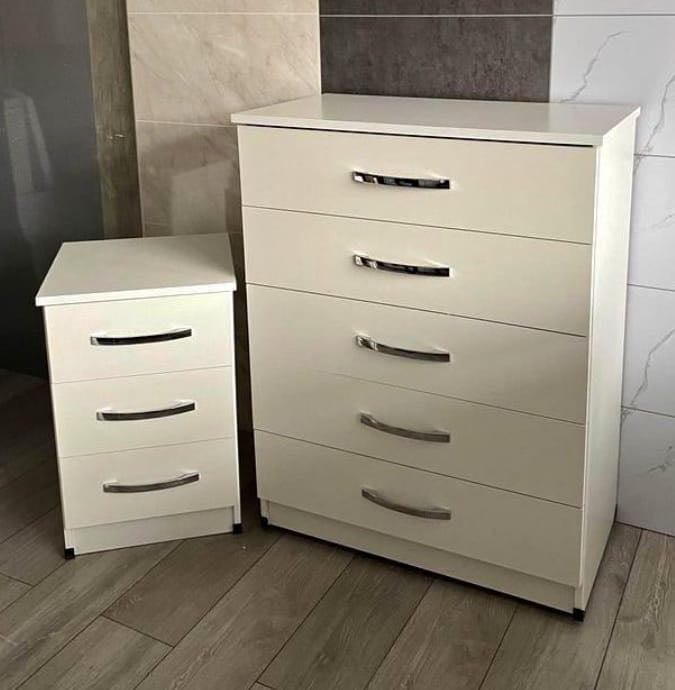 Modern Bedroom Furniture. Bedroom Suit Includes Bedside Tables, Chest of Drawers and Wardrobes