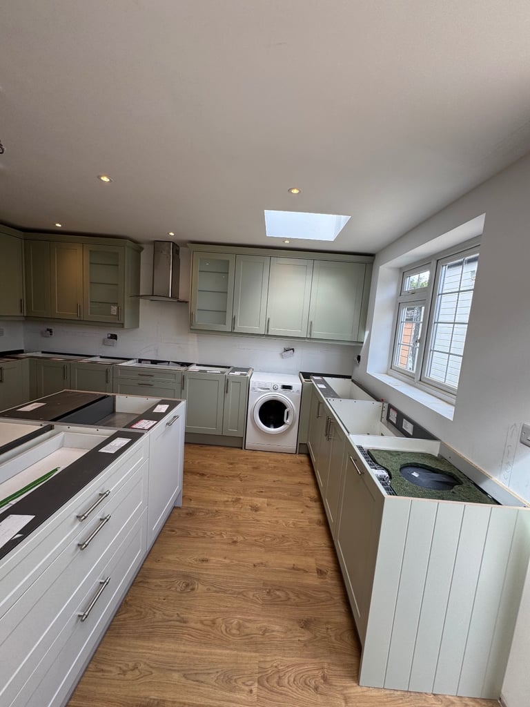 We do Install all compny of kitchens 