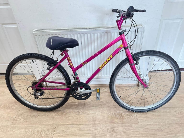 image for 26inch Giant Tachia mountain bike in good condition All fully working 