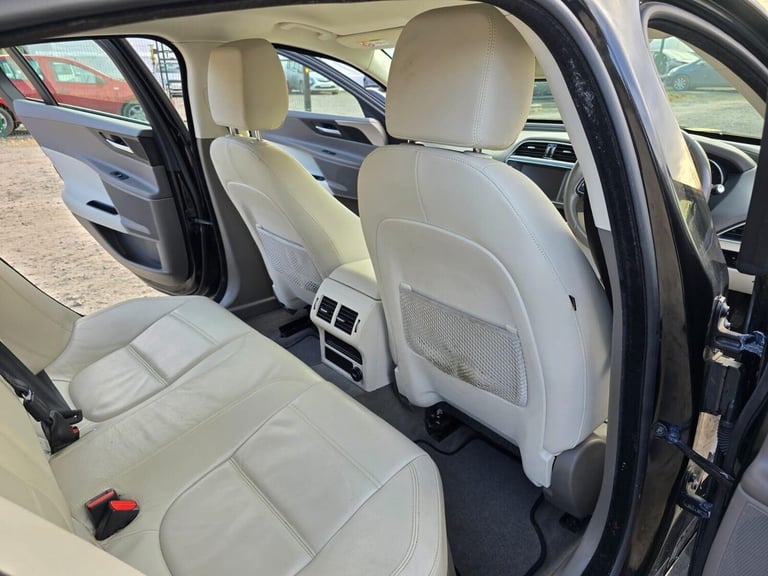 2016 Jaguar XE 2.0d Prestige Auto Euro 6 (s/s) 4dr Saloon Diesel Automatic