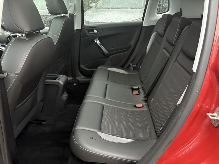 PEUGEOT 2008 1.2 PureTech Allure 2015