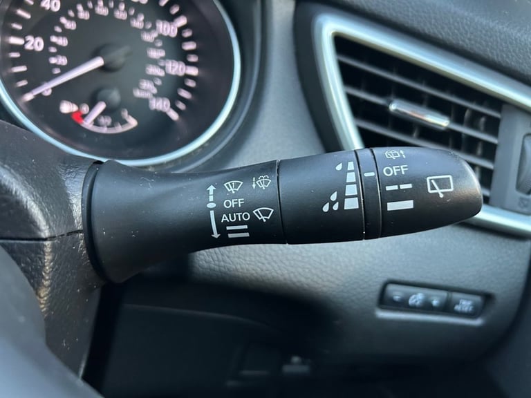 2019 Nissan Qashqai 1.3 DiG-T N-Connecta 5dr HATCHBACK PETROL Manual