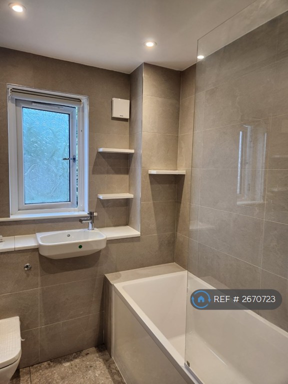 3 bedroom flat in Cameron House Avenue, Edinburgh, EH16 (3 bed) (#2670723)