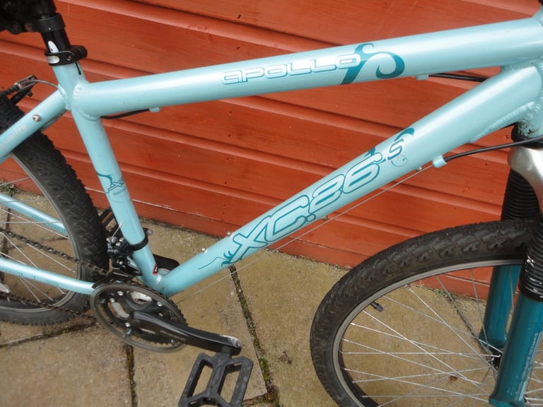 Apollo XC26S bike, 17 inch frame, 28 inch wheels, 18 gears, front suspension, working order