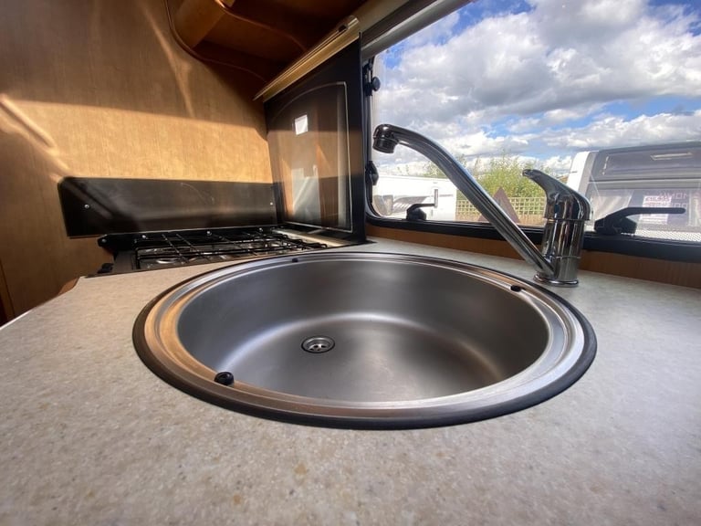 2004 (54) BESSACARR E445 4 BERTH MOTORHOME