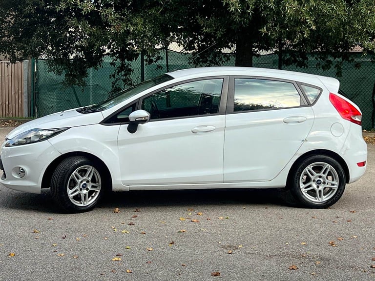Ford, FIESTA, Hatchback, 2012, Manual, 1242 (cc), 5 doors