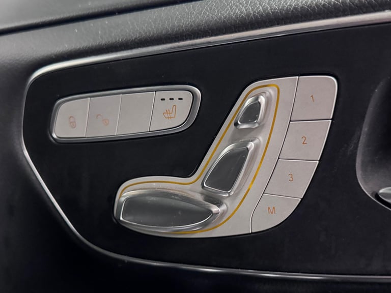 2019 Mercedes-Benz V-Class 2.0 V300d AMG Line MPV 5dr Diesel G-Tronic+ Euro 6 (s/s) 7 Seat (239 p...