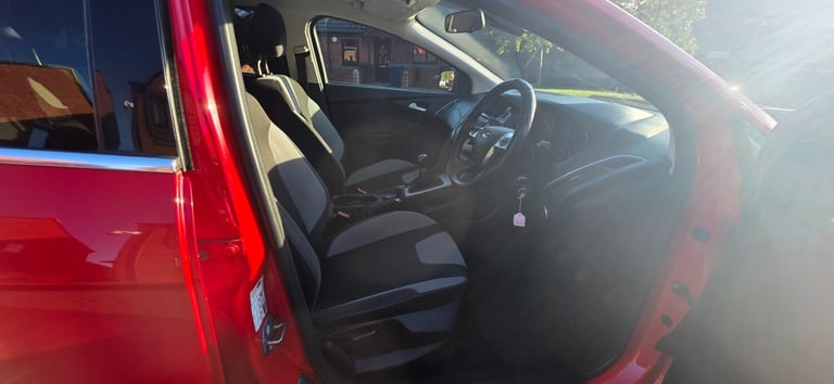 2014 Ford Focus 1.6 Zetec 5dr HATCHBACK Petrol Manual