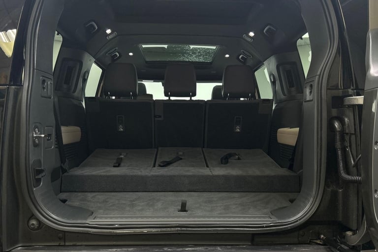  Land Rover Defender 130 3.0 D300 MHEV X-Dynamic SE SUV 5dr Diesel Auto 4WD Euro 6 (s/s) (300 ps)...