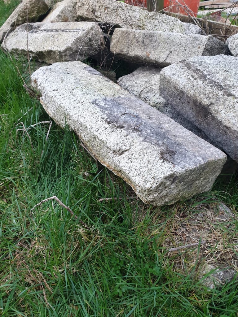 Castledawson 700 NEW octagon chimney pots 