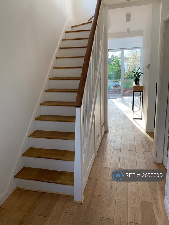 4 bedroom house in London, London, SE9 (4 bed) (#2653330)