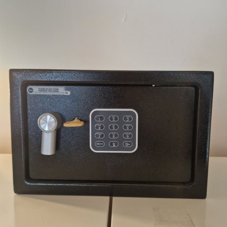 image for Digital Safebox with Key - Yale