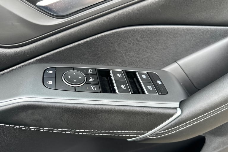 2024 Nissan Qashqai 1.3 DiG-T MH N-Connecta 5dr Hatchback Petrol Manual