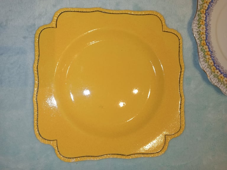 Midwinter cake plate Glendale flower plate yellow vintage plates