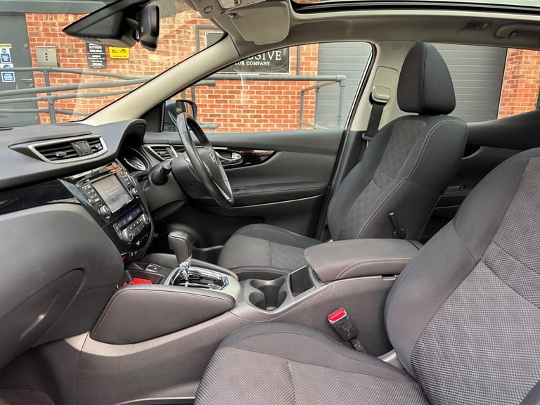 2017 Nissan Qashqai 1.2 DIG-T N-Connecta XTRON 2WD Euro 6 (s/s) 5dr HATCHBACK Petrol Automatic