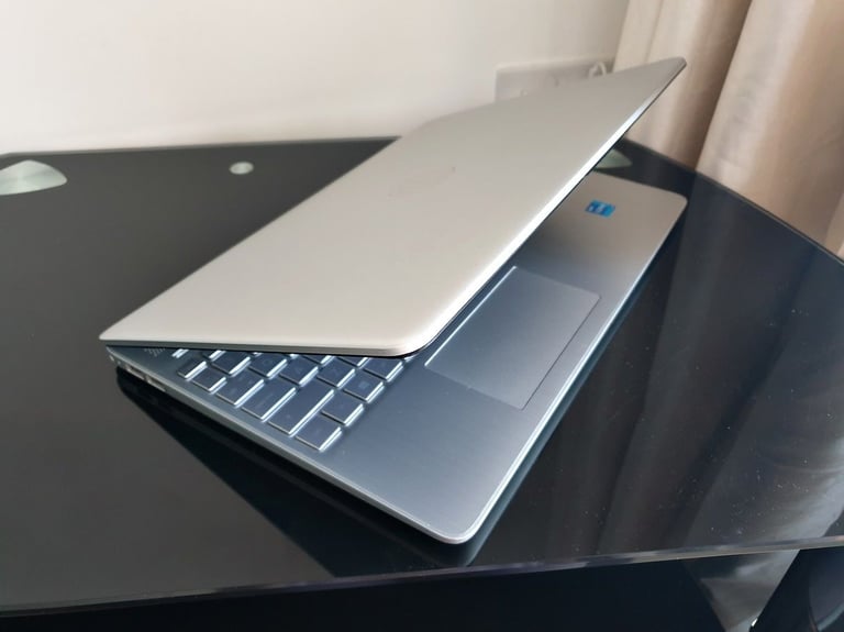 Laptop HP 15s 15.6'', Intel Core i5-11 & HP Envy 6020E Printer