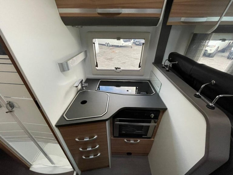 Adria Matrix 670 sc Axess Automatic Rear Garage, Island bed motorhome