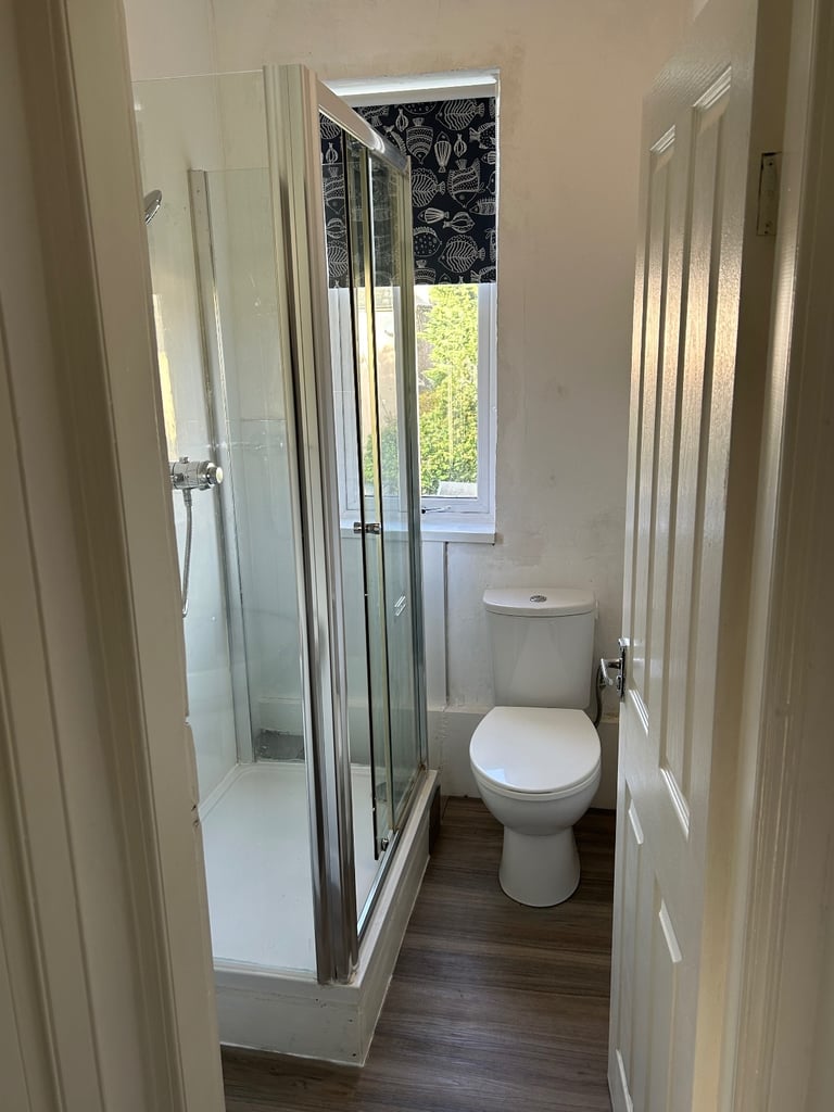 Refurbished two double bedroom flat to rent