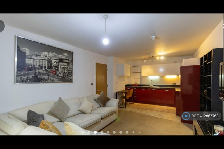 2 bedroom flat in Upper Marshall Street, Birmingham, B1 (2 bed) (#2667762)