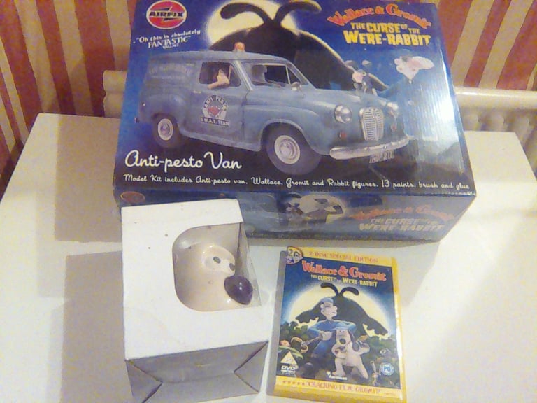 Airfix Wallace & Gromit, model kit the Curse of the Were Rabbit, 2 disc dvd, Gromit drinking mug