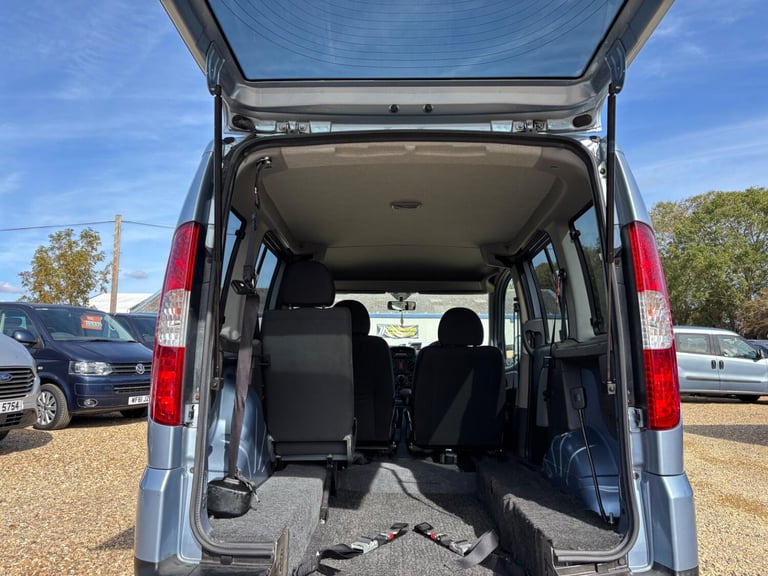FIAT DOBLO WHEELCHAIR ACCESSIBLE VEHICLE WAV 1.4 Doblo 1.4 Dynamic 2011