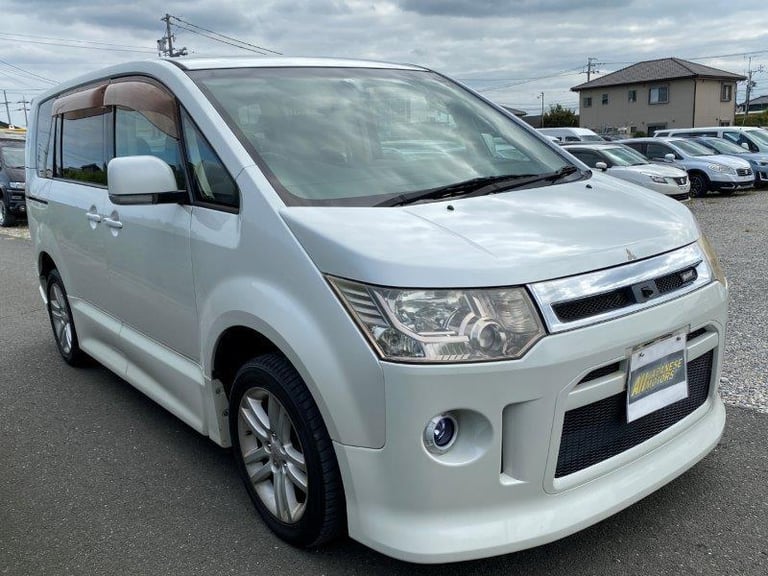 Mitsubishi Delica D5 2.4 G Package Auto 8 Seater MPV (R95) ULEZ COMP