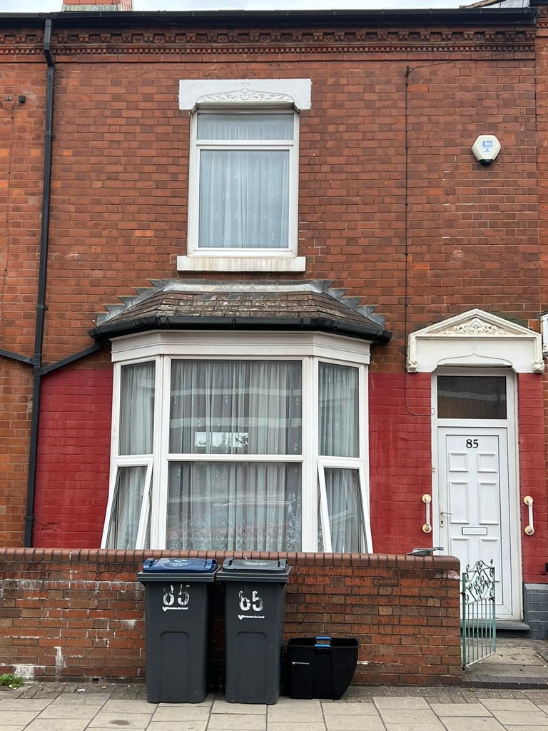 3 Bedroom furnished Spacious House to Rent Birmingham B11 area. 