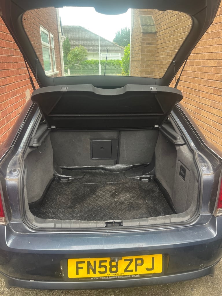 Vauxhall, VECTRA, Hatchback, 2008, Manual, 1796 (cc), 5 doors