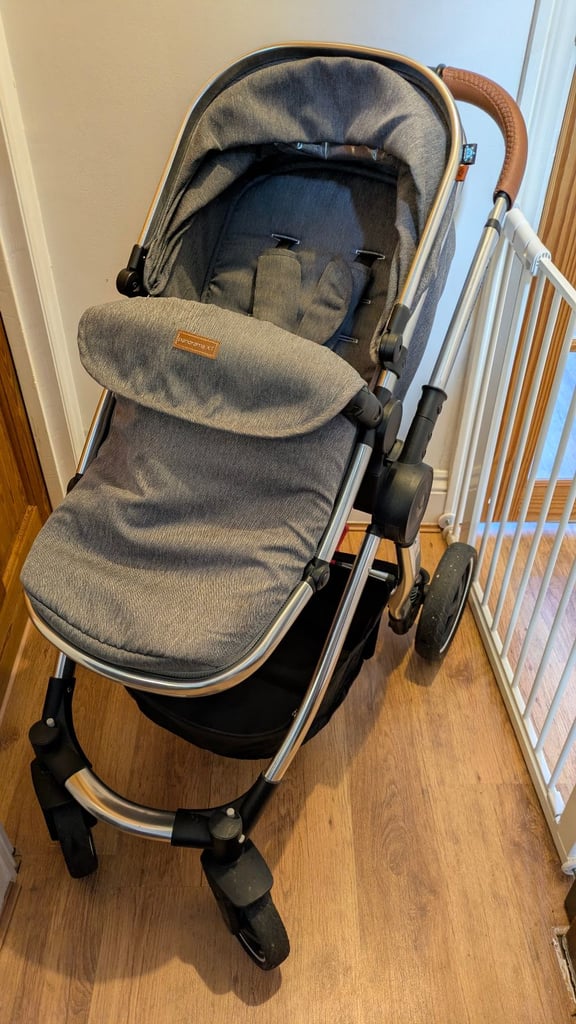 Babylo Panorama XT Pram and Car Seat