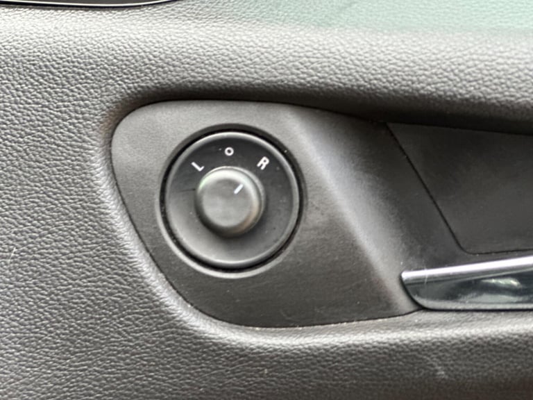 2013 Vauxhall Zafira Tourer 1.8 16V Exclusiv Euro 5 5dr Petrol