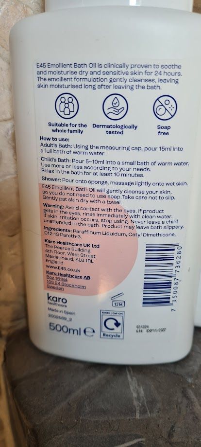 (x2) E45 Emollient Bath oil - moisturiser - Soap free - Adults & children 500ml.