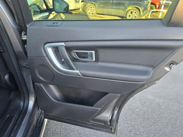 2016 Land Rover Discovery Sport 2.0 TD4 HSE SUV 5dr Diesel Auto 4WD Euro 6 (s/s) (180 ps) ESTATE ...