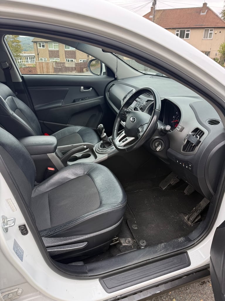 2014 64 Plate Kia, SPORTAGE 1.7 Diesel, Pan Roof, Parking sensors