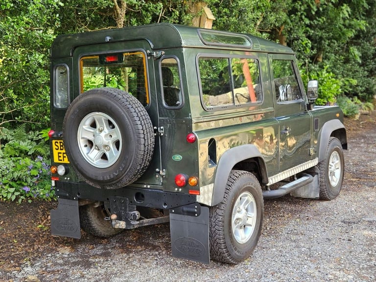 LAND ROVER DEFENDER 2.4 TDCi
