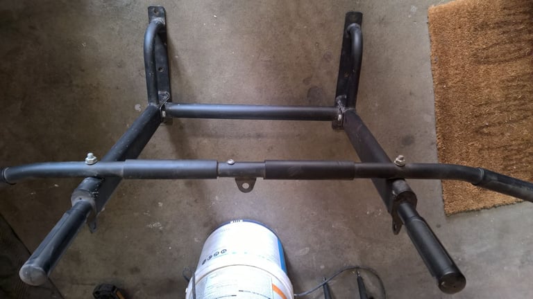 Pull up bar,