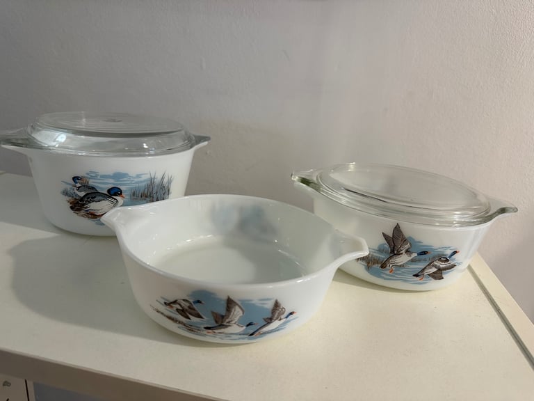 image for Vintage JAJ Pyrex flying ducks casserole dishes with lids - set of 3