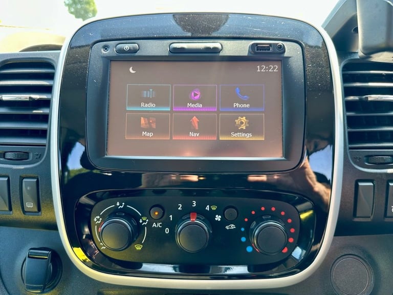 2018 Renault Trafic 1.6 dCi 27 Sport Nav Crew Van Double Cab 6dr Diesel Manual SWB Euro 6 (120  C...